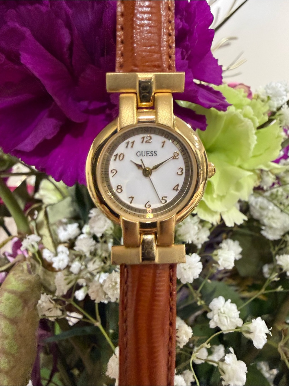 Vintage 1994 GUESS Watch Gold Tone T-Bar Wire Lug Brown Leather Strap RUNS